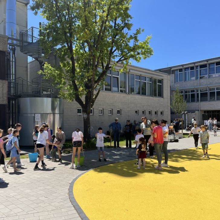 Einweihung des neuen Schulhofes